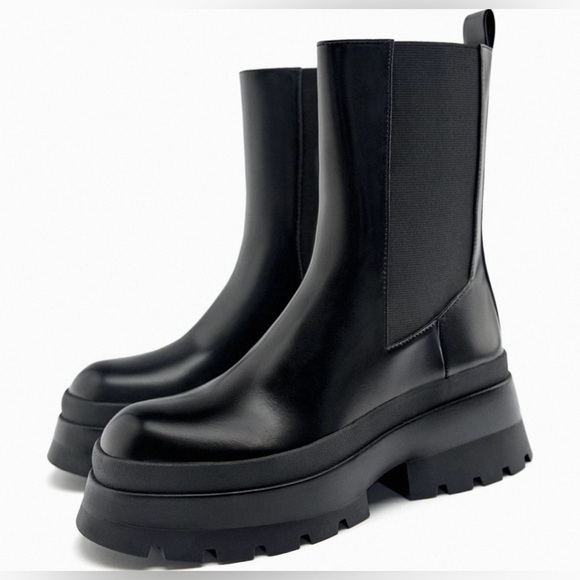 Zara Treaded Chelsea Black Boots Size 41 - Picture 3 of 15